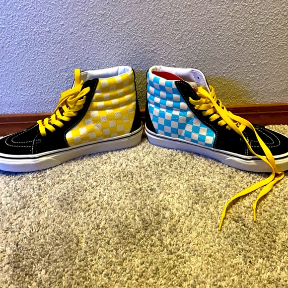 Limited addition Simpsons shoes - Picture 6 of 8